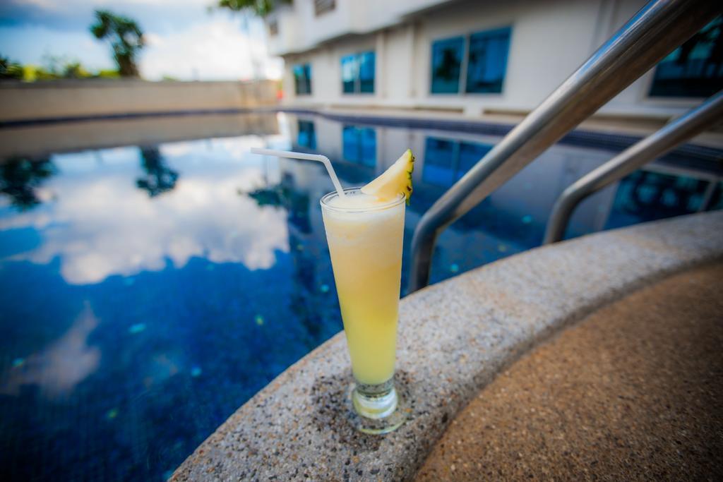 Golden City Rayong Hotel Экстерьер фото