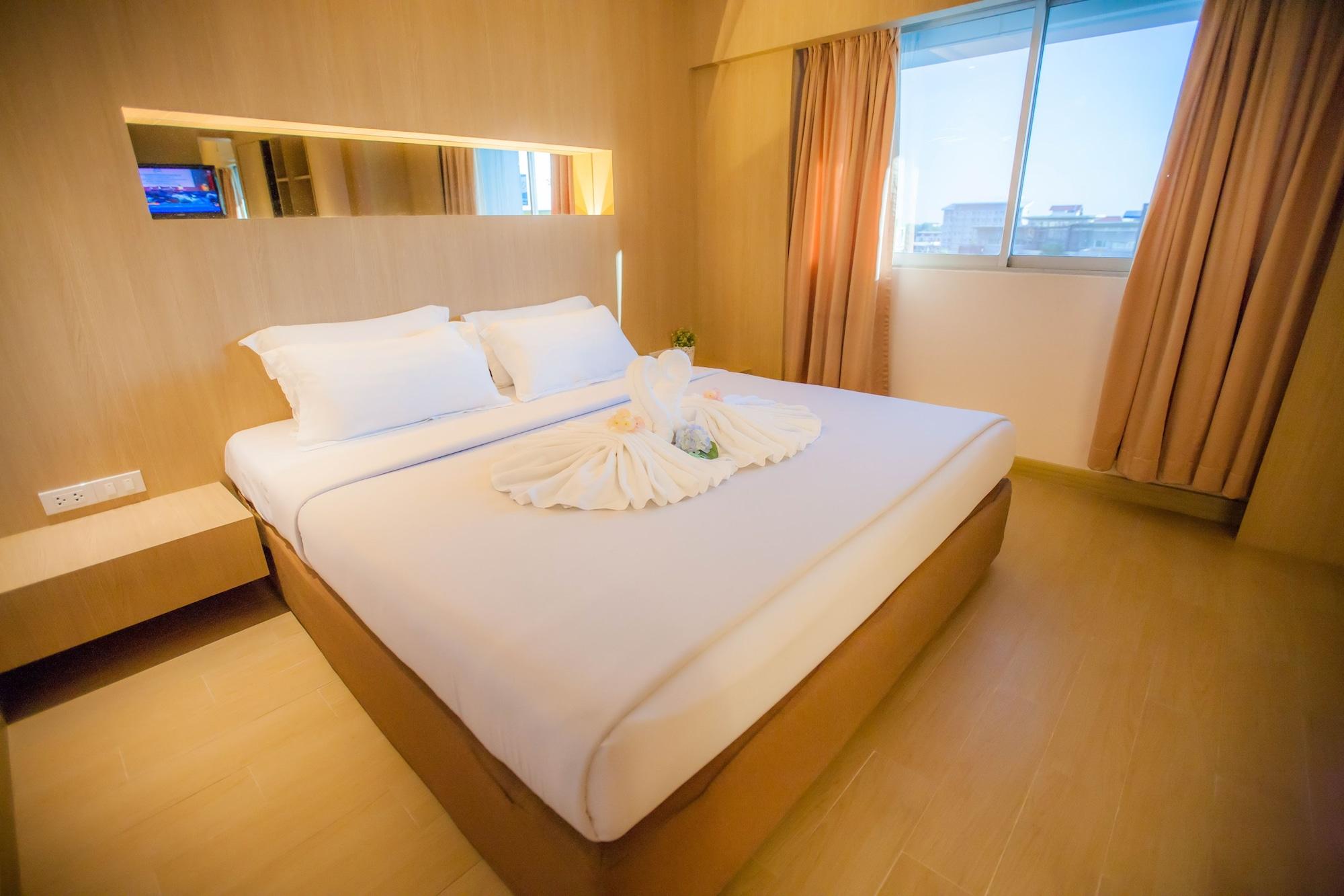 Golden City Rayong Hotel Экстерьер фото