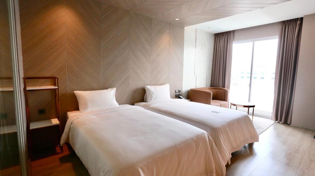Golden City Rayong Hotel Экстерьер фото