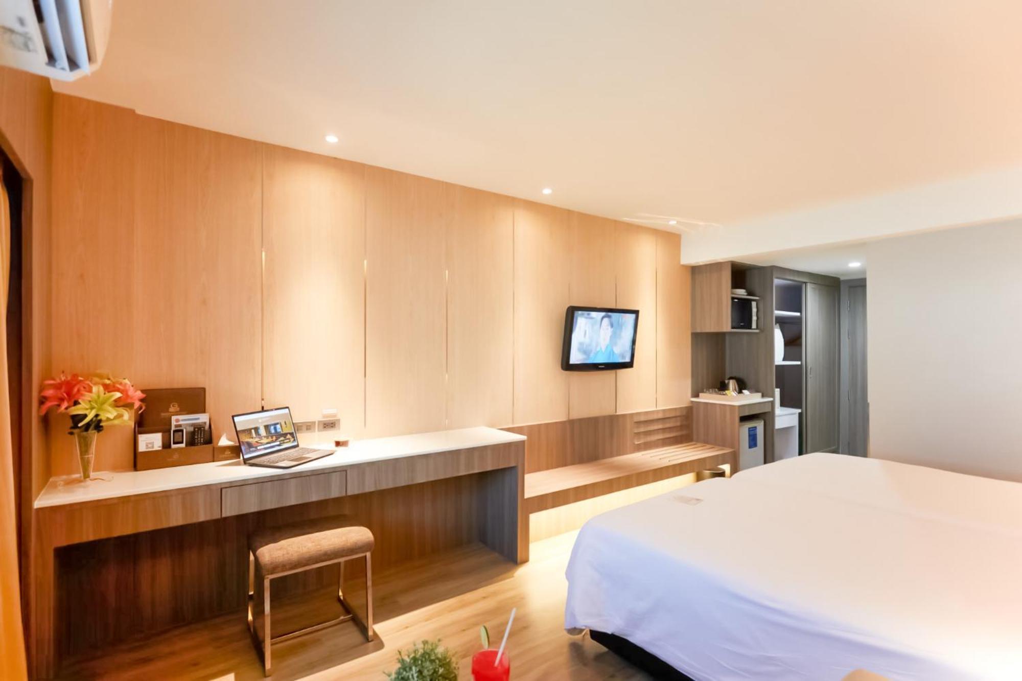 Golden City Rayong Hotel Экстерьер фото