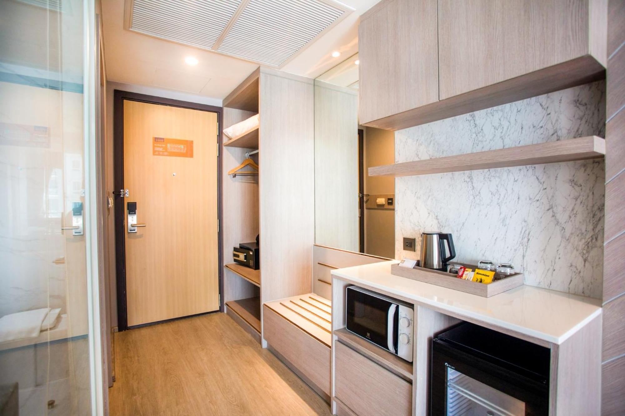 Golden City Rayong Hotel Экстерьер фото