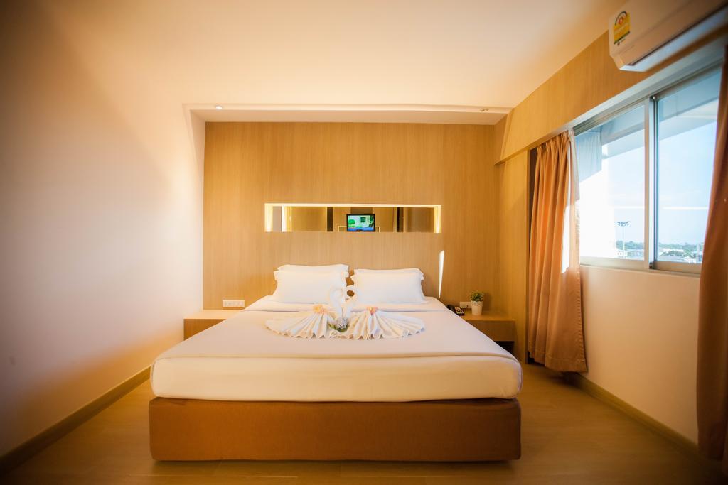 Golden City Rayong Hotel Экстерьер фото
