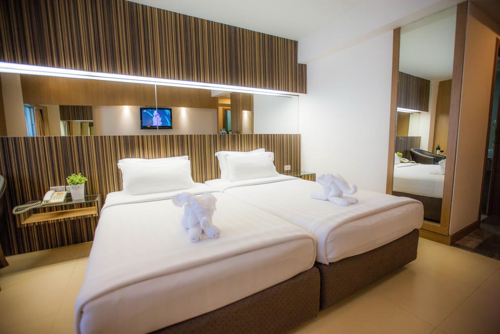 Golden City Rayong Hotel Экстерьер фото