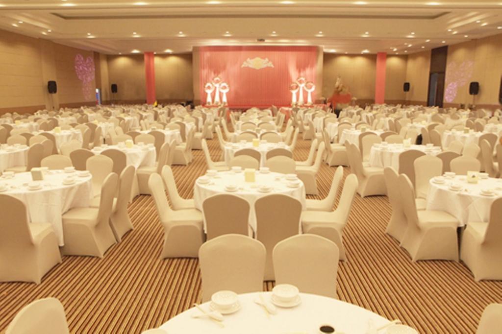 Golden City Rayong Hotel Экстерьер фото